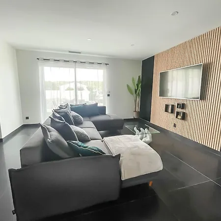 Maison 8 Personnes Avec Piscine Et Jacuzzi Villa Rosieres (Ardeche)