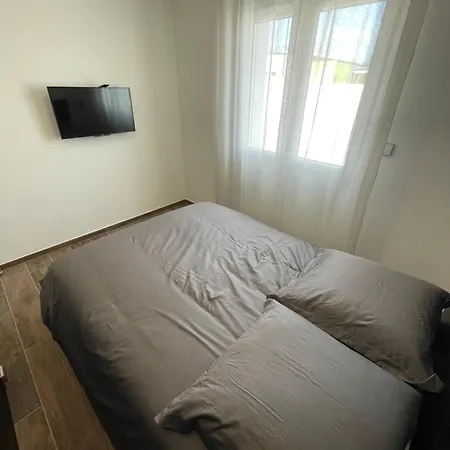 Maison 8 Personnes Avec Piscine Et Jacuzzi Villa *